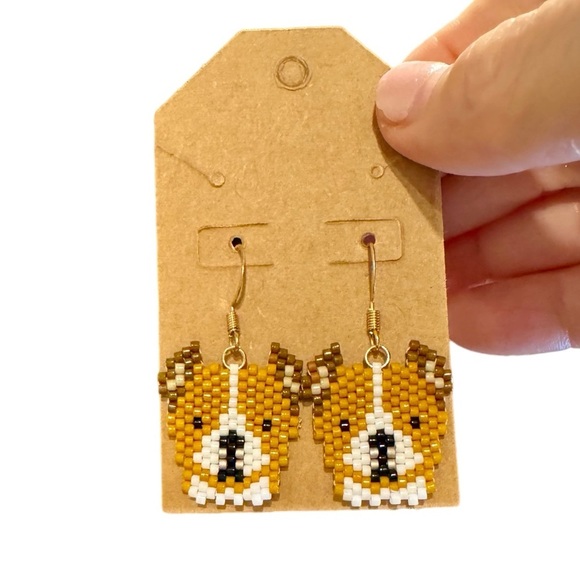 Beaded Pit Bull dog earrings caricature handmade handwoven lightweight - Picture 3 of 5